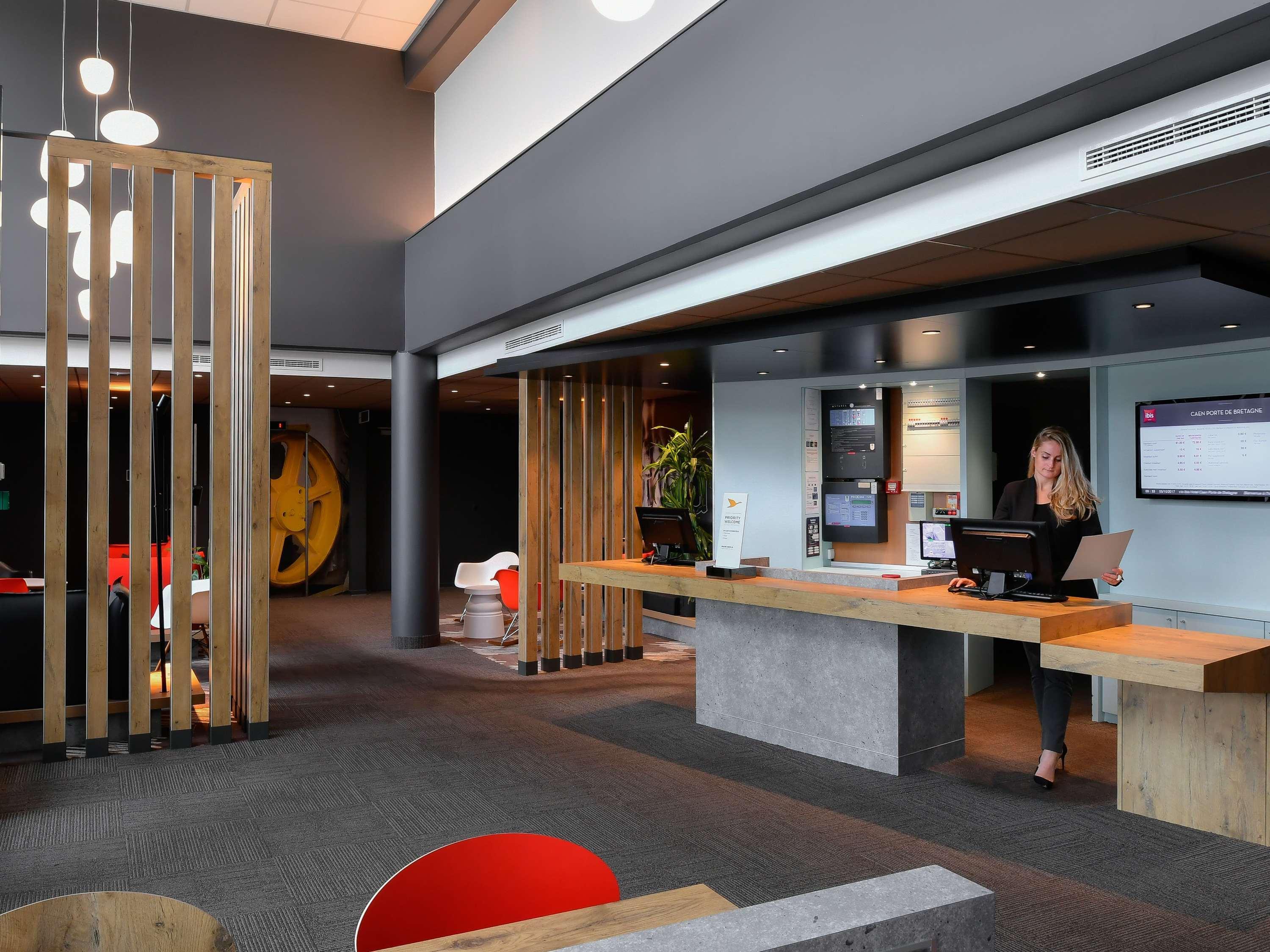 Ibis Budget Caen Porte De Bretagne Bretteville-sur-Odon Exterior photo