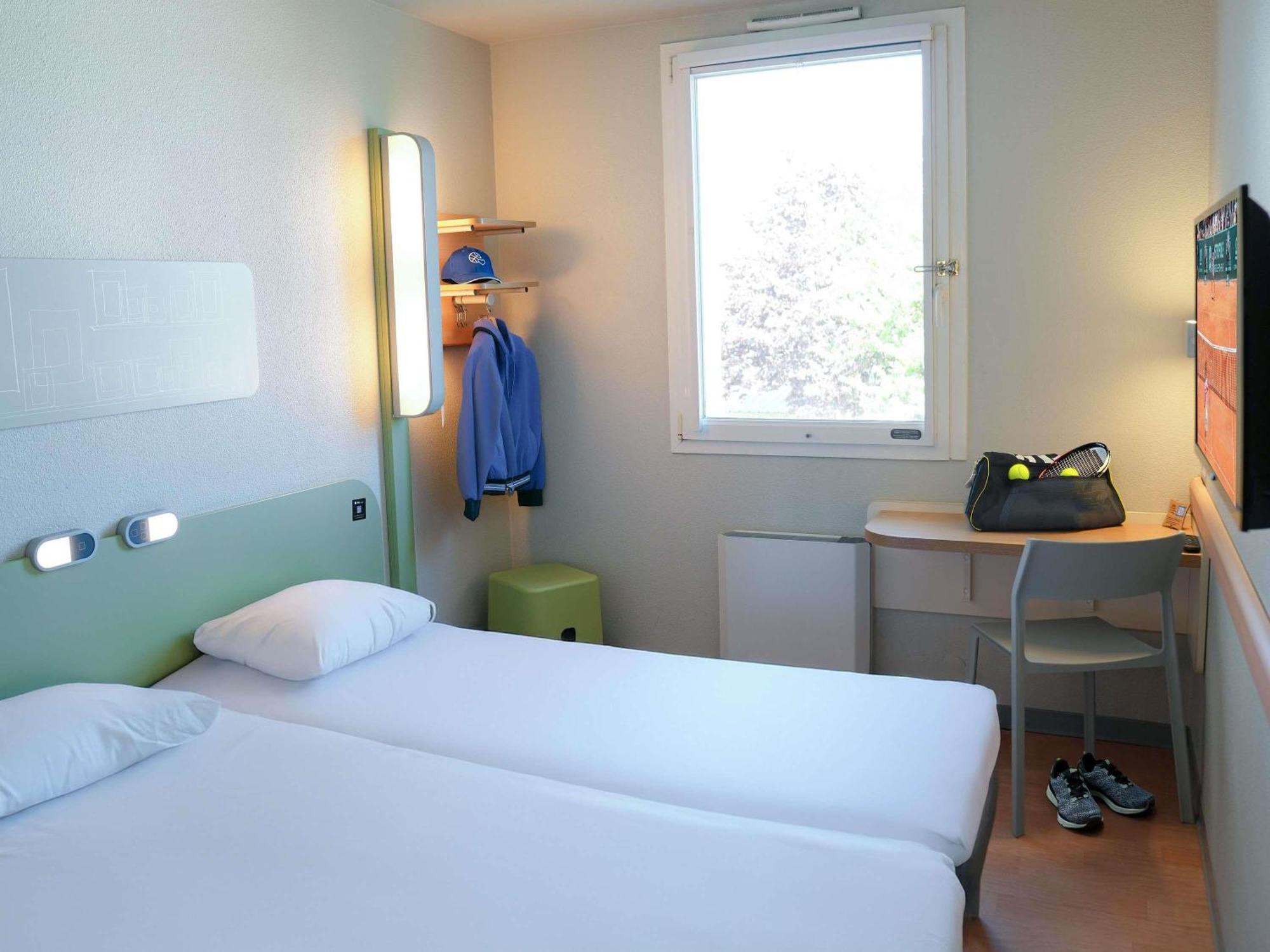Ibis Budget Caen Porte De Bretagne Bretteville-sur-Odon Exterior photo